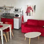 Coquelicot F2 Avec Piscine Et شقة