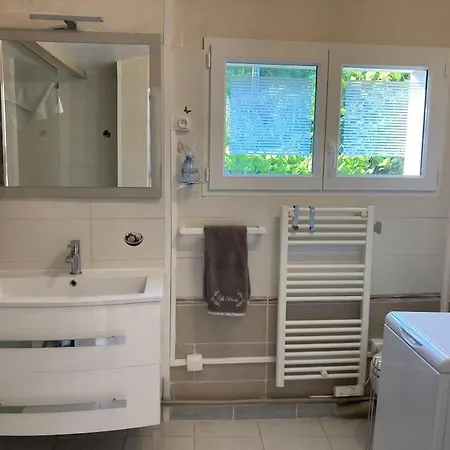 Coquelicot F2 Avec Piscine Et Lägenhet Saint-Jean-de-Boiseau