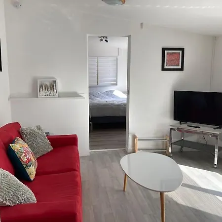 Coquelicot F2 Avec Piscine Et Lägenhet Saint-Jean-de-Boiseau